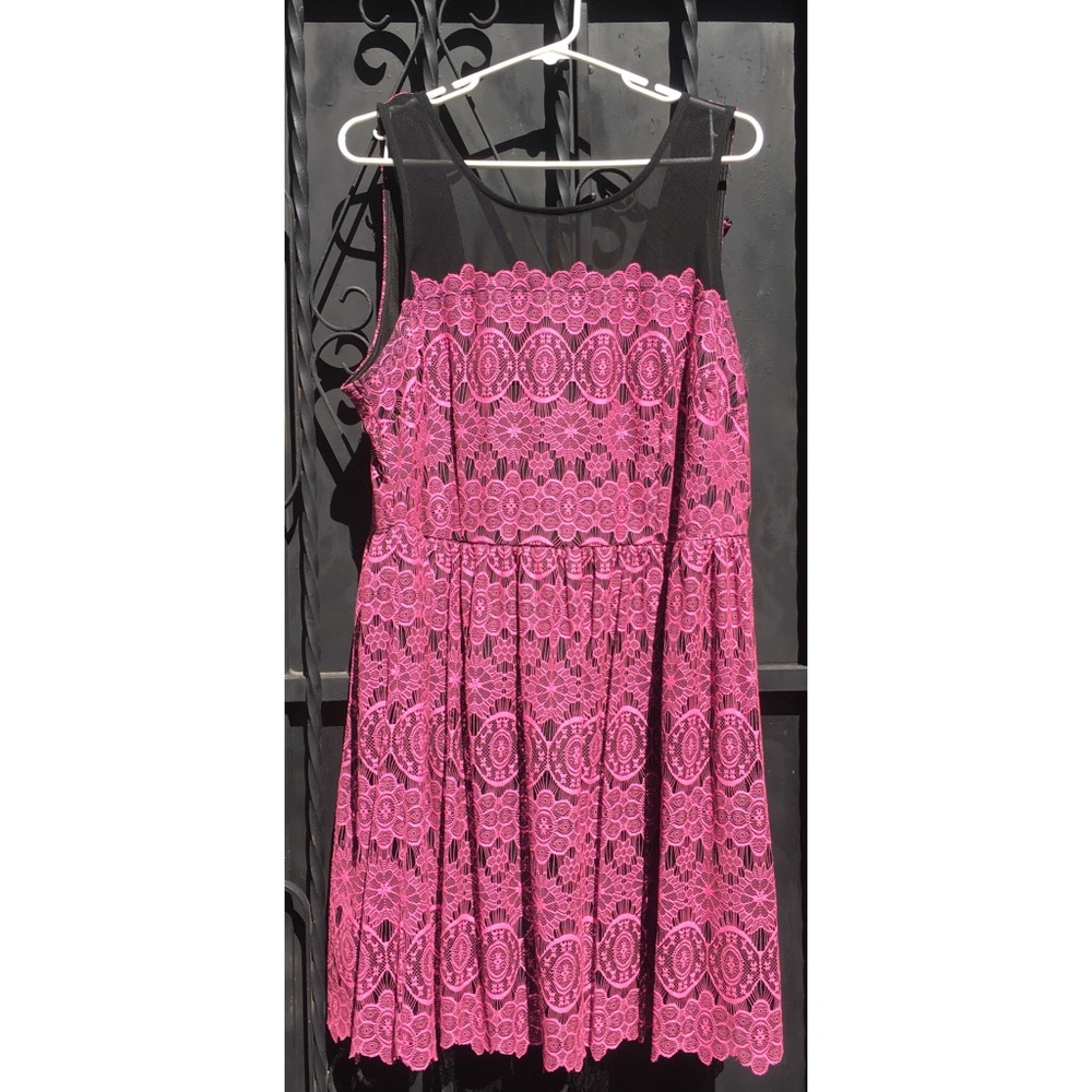 Forever 21+ Plus Size Pink and Black Lace Dress